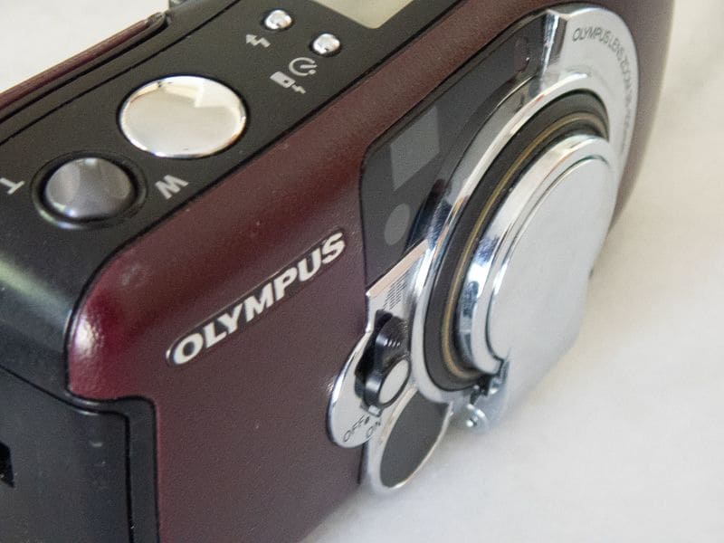My New Olympus LT Zoom 105 - What's in the Box? 4