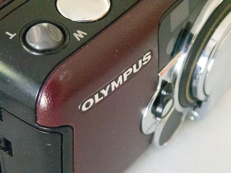 My New Olympus LT Zoom 105 - What's in the Box? 5